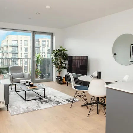 Cooper's Cross By Silverdoor Apartment