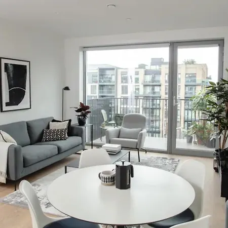 Cooper's Cross By Silverdoor Apartment
